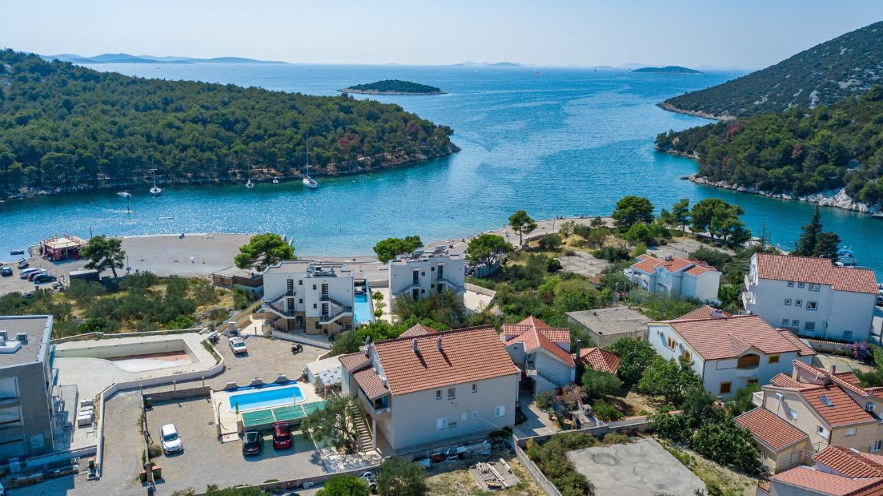 Wonderhouse Sovlja Villa ตรีบูนย์ ภายนอก รูปภาพ