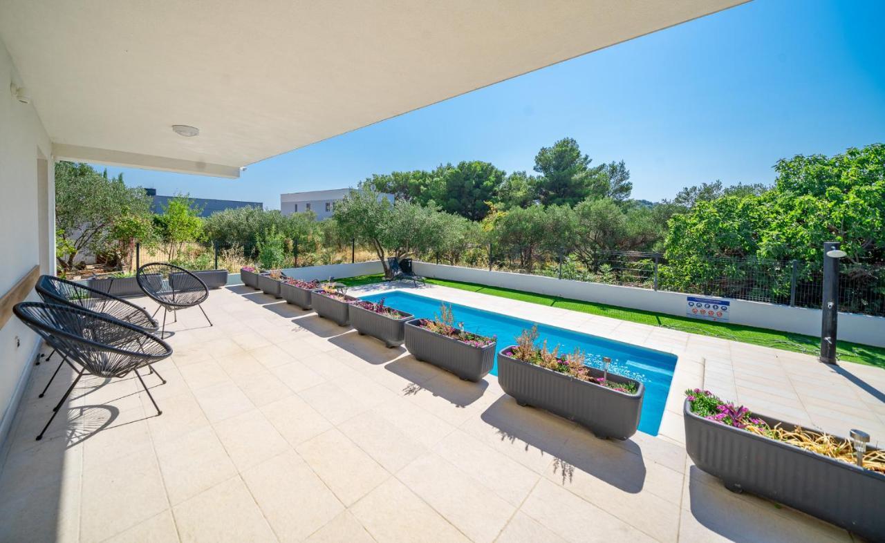 Wonderhouse Sovlja Villa ตรีบูนย์ ภายนอก รูปภาพ