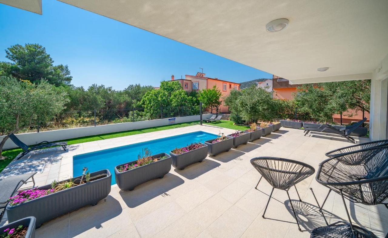Wonderhouse Sovlja Villa ตรีบูนย์ ภายนอก รูปภาพ